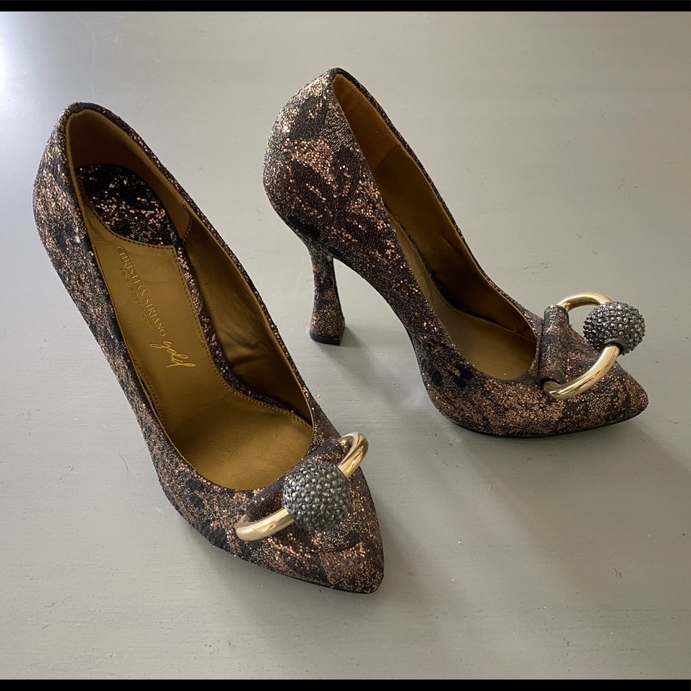 ✨Christian Siriano GOLD pumps✨